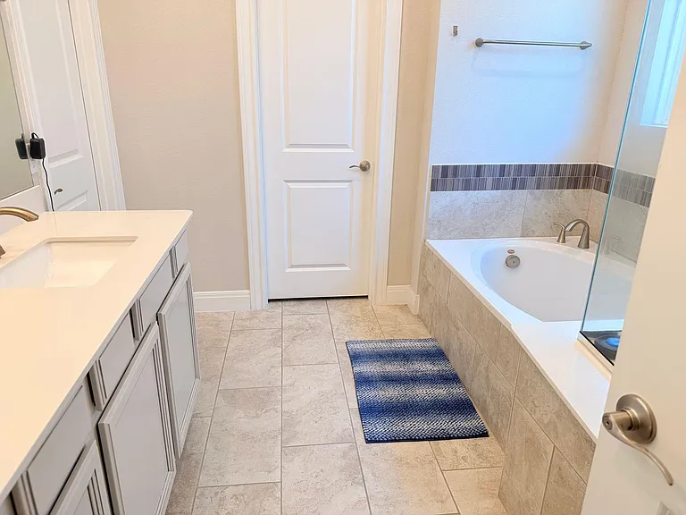 1224 Leaning Oak Ln — Photo 15