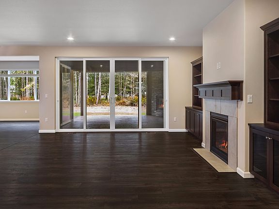 3rd image of 4807 Plover St NE