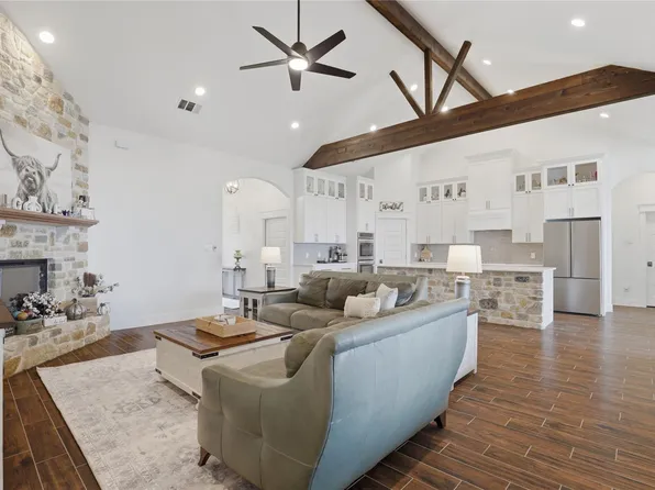 133 Greg Ln, Jarrell, TX 76537