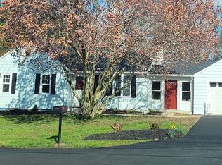 32 Lafayette Ave, Titusville, NJ 08560