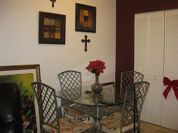3rd image of 1725 W 60th St APT F320