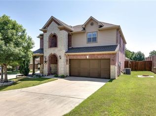 2412 Creek Villas Dr, Bedford, TX 76022