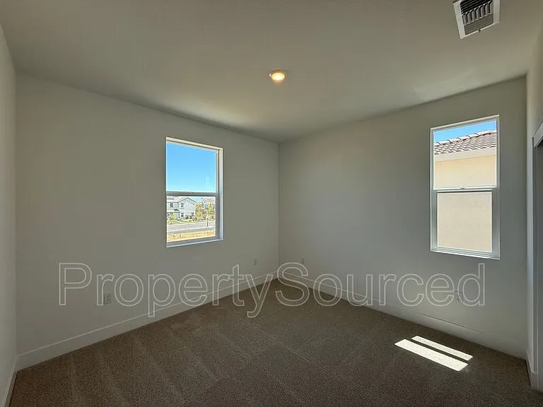 1336 N Martorella Ave — Photo 61