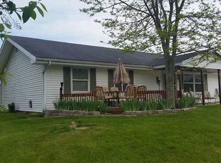 8386 E Circle Dr, Kendallville, IN 46755