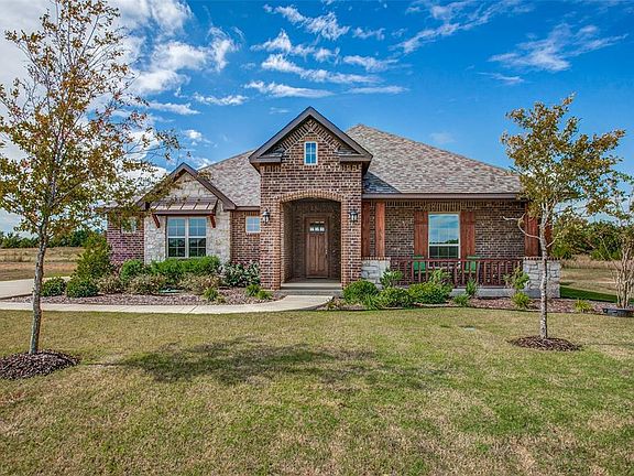 2nd image of 112 Palisades Cir