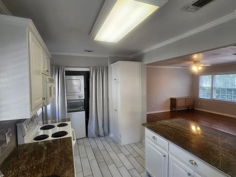 307 N Bradley St — Photo 11
