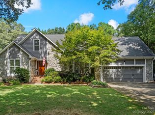 6026 Paddington Ct, Charlotte, NC 28277