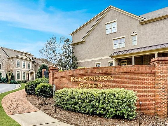 2nd image of 2020 Kensington Green Dr SE