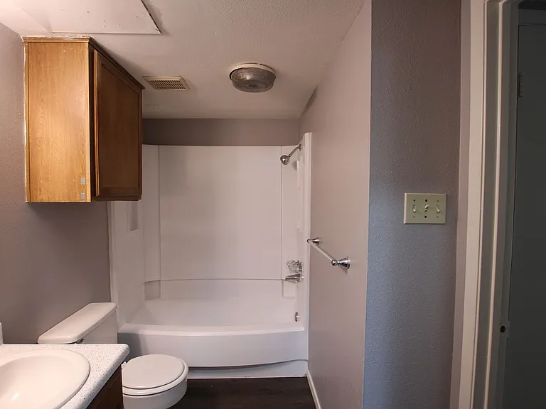 Heritage West Apartments — Photo 59