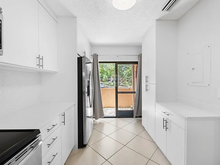 10691 NW 14th St #257 — Photo 15