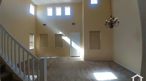 4 bed, 2800 sqft, $3,395 — Photo 3
