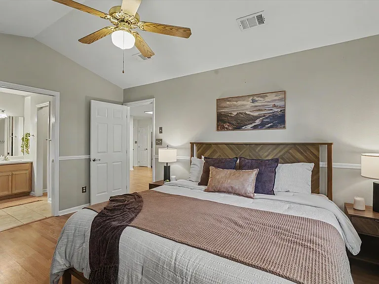 2576 Yarmouth Ln — Photo 23