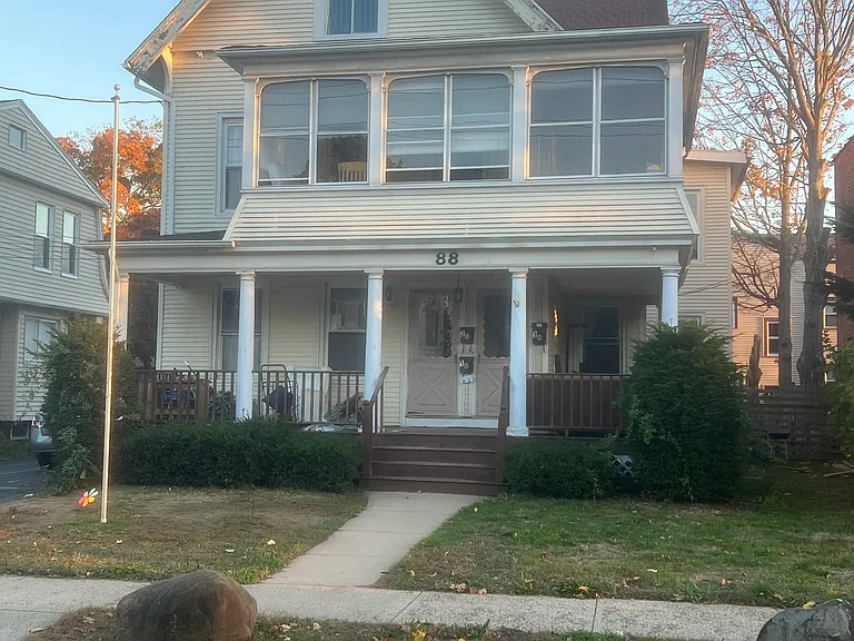 88 Main St — Photo 1