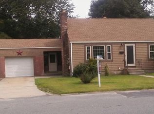 56 Sundance St, Warwick, RI 02886