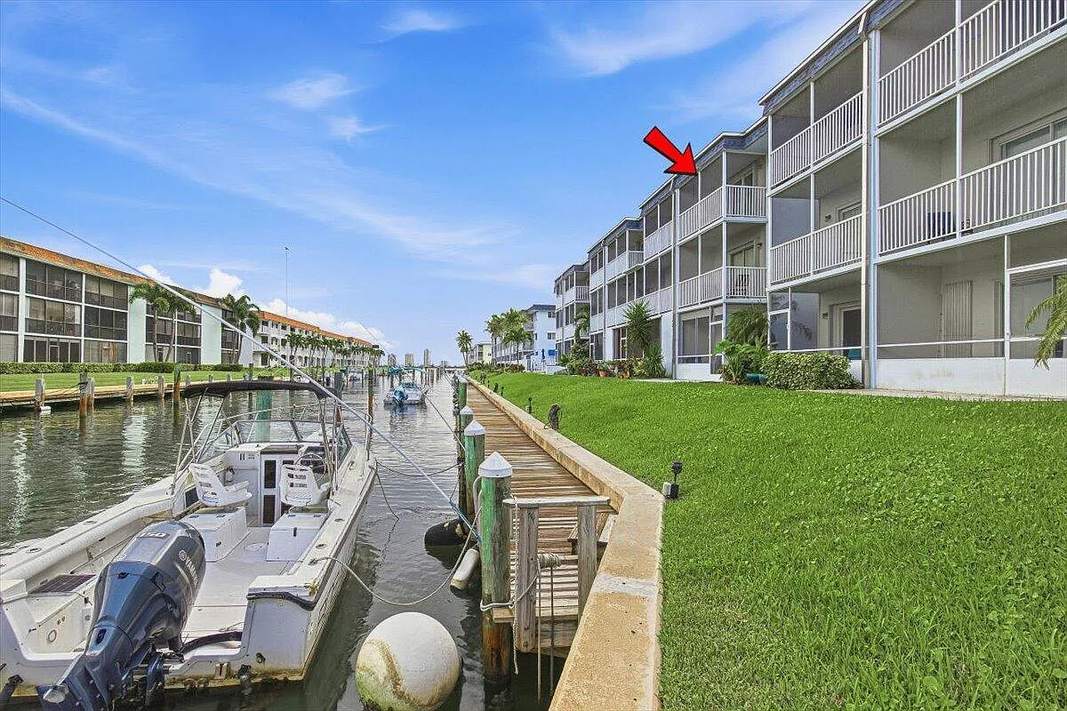 2 bed, 1.0 bath, 880 sqft, $2,150 — Photo 1