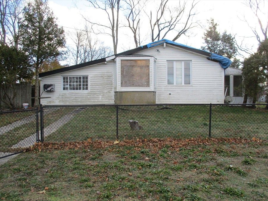 40 Hackmatac St, Central Islip, NY 11722 Zillow