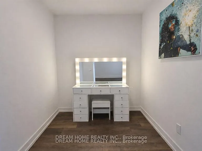 1 Grandview Blvd #2302 — Photo 13