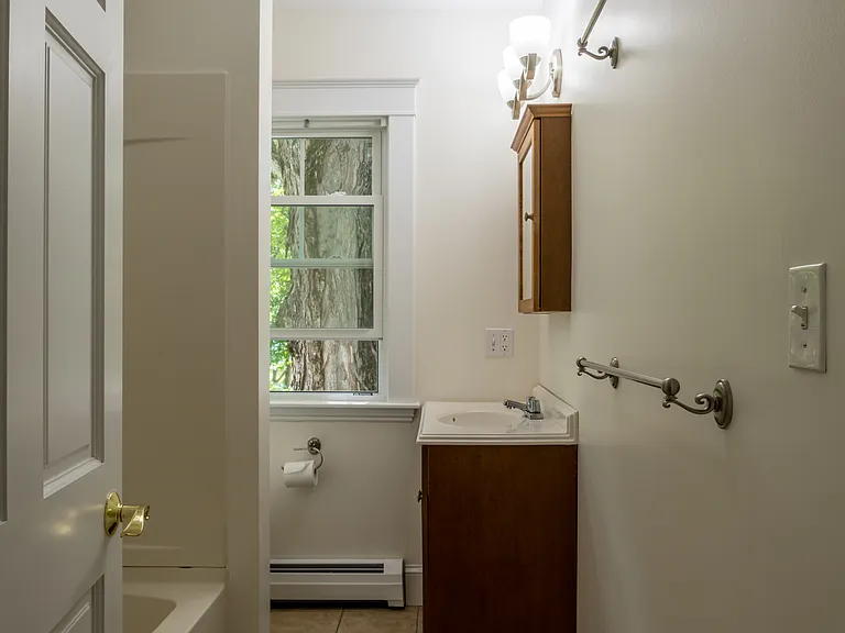 165 Longwoods Rd — Photo 3
