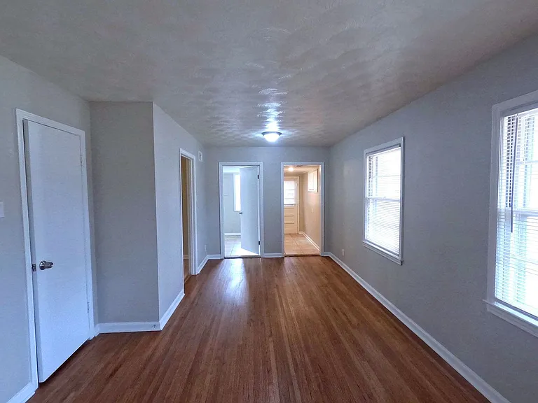 4898 Dianne Dr — Photo 5