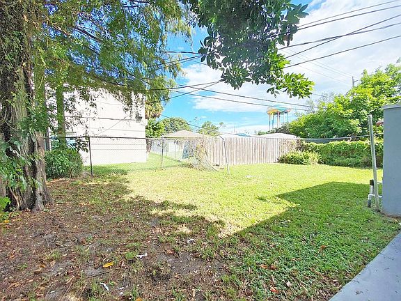 2nd image of 720 NW 4th Avenue