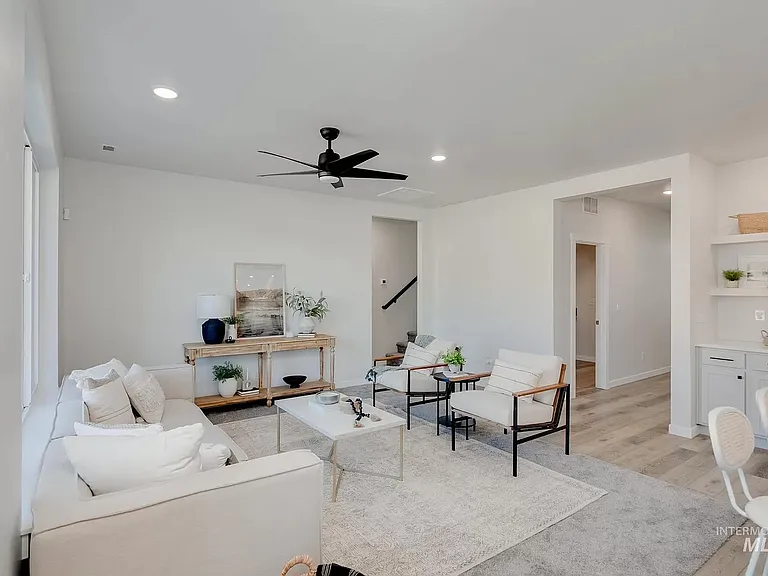 8888 W Eminence Dr — Photo 11