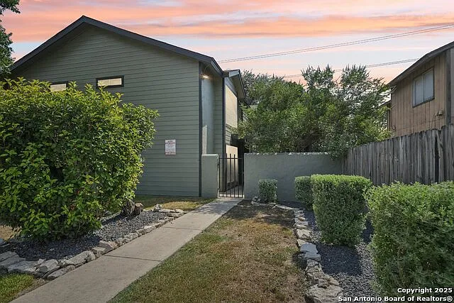 10609 Starcrest Dr #10611 — Photo 1