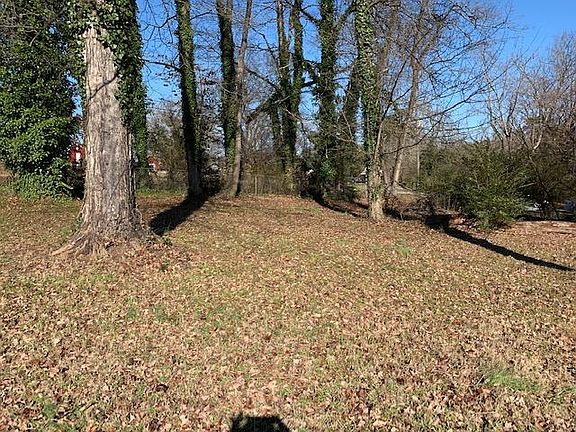3rd image of 3816 Riverview Dr