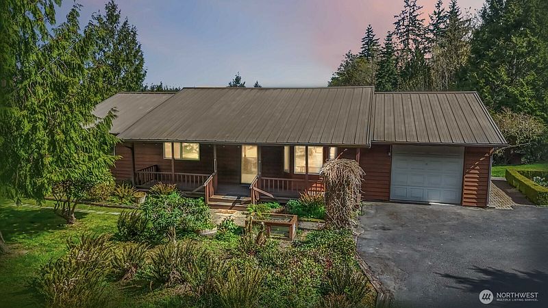 2nd image of 207 Tillicum Drive