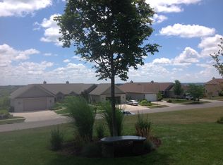 550 S Boulder Ridge Dr, Lake Geneva, WI 53147