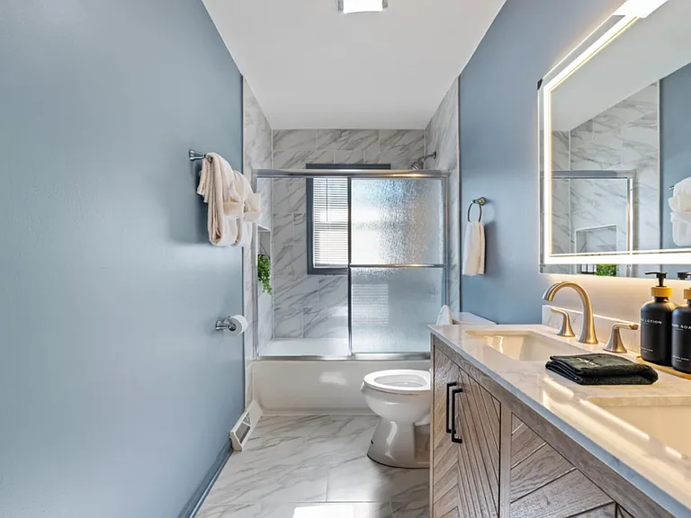 11S506 Lemont Rd — Photo 14