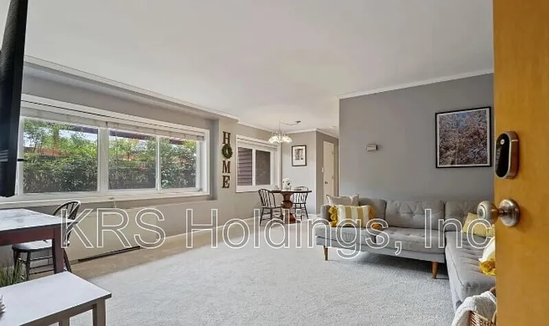 1 bed, 1.0 bath, 687 sqft, $1,925 — Photo 2