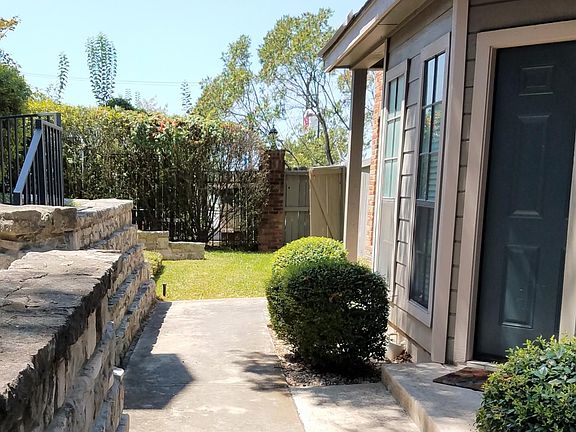 Walkway from parking area. You'll pass unit #17