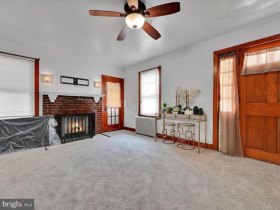 4th image of 59 N Walnut St