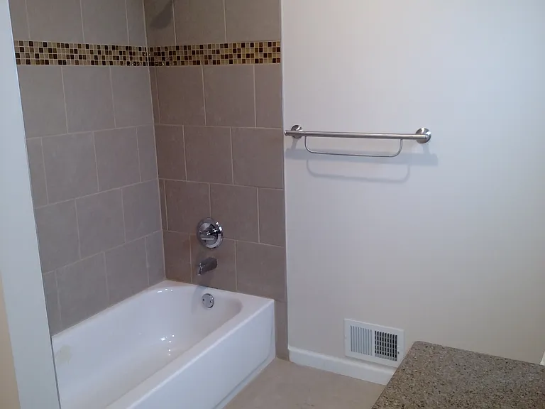 1135 Cedar St — Photo 10
