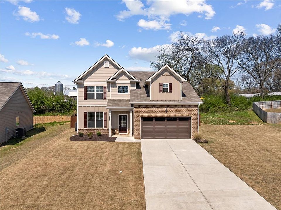 1st image of 113 McGinnis Cir