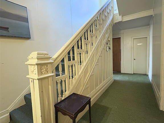 5th image of 33 Coarse Hill Road
