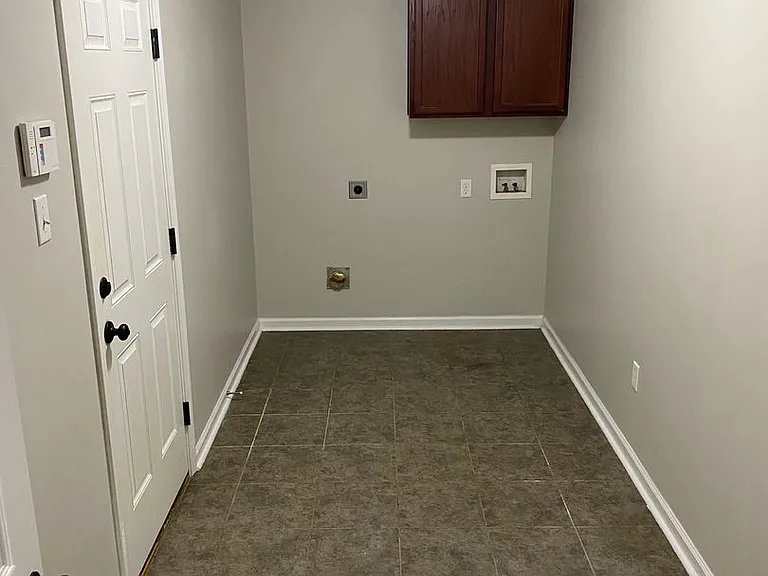 14621 Madison Ln — Photo 9