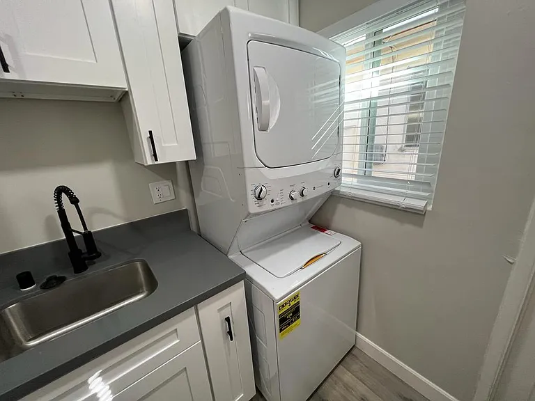 3946-3951 Mississippi St #3948.5 — Photo 6