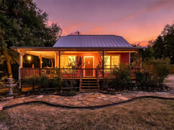 207 Commerce St, Cumby, TX 75433