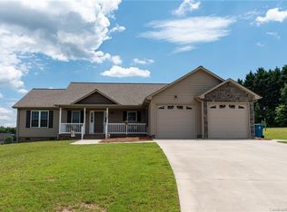 1788 Burke Ln, Maiden, NC 28650