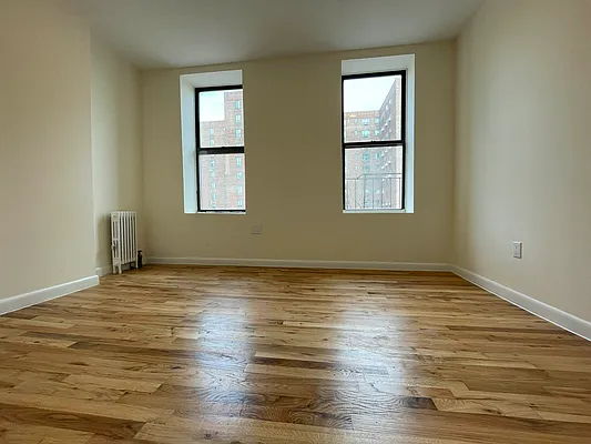 Rented by HOLTON REAL ESTATE INC. | media 19