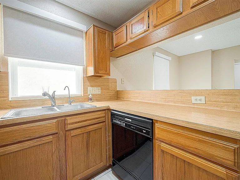 3231 E Heatherock Cir — Photo 16