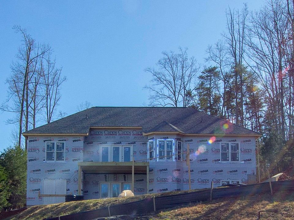 1st image of 122 Park Way Ave