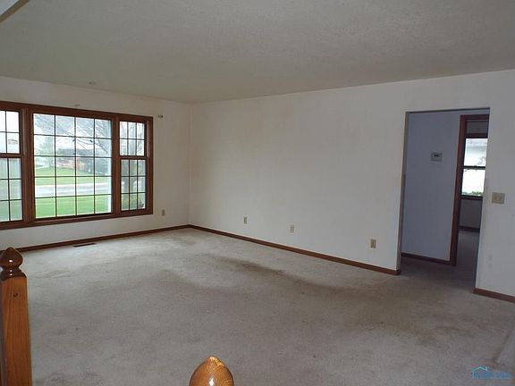 5th image of 26439 Oak Meadow Dr W