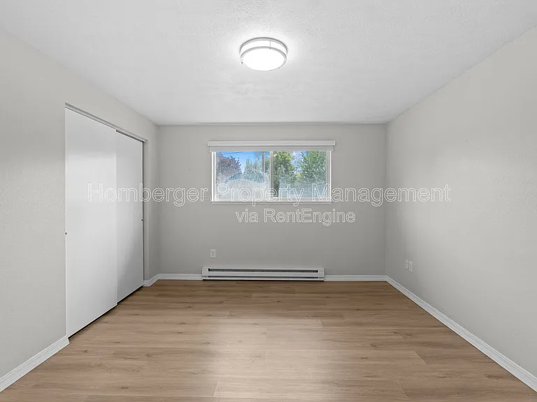 3816 S Bowdish Rd — Photo 17