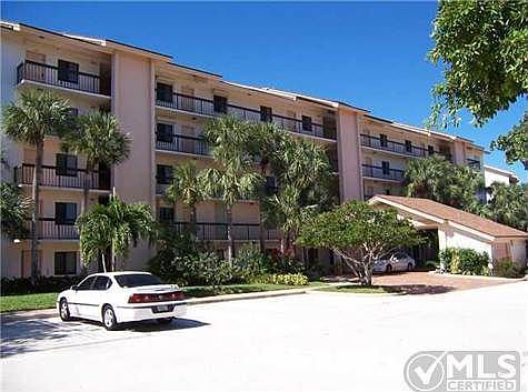 4th image of 701 Seafarer Cir APT 104