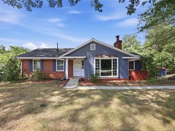 609 Main St, Danbury, NC 27016