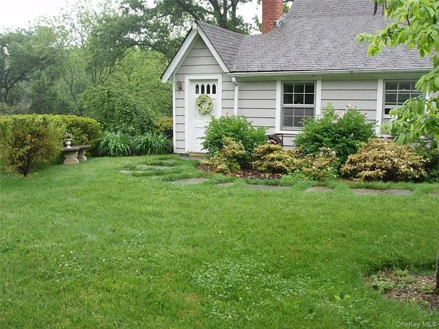 1 bed, 1.0 bath, 1000 sqft, $3,400 — Photo 2