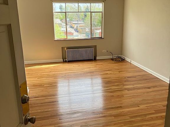 4th image of 1475 N Cherry St #305