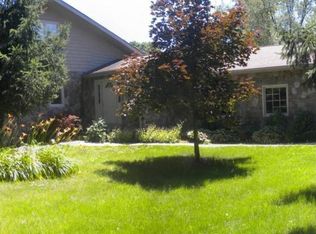 900 S Van Rd, Holly, MI 48442